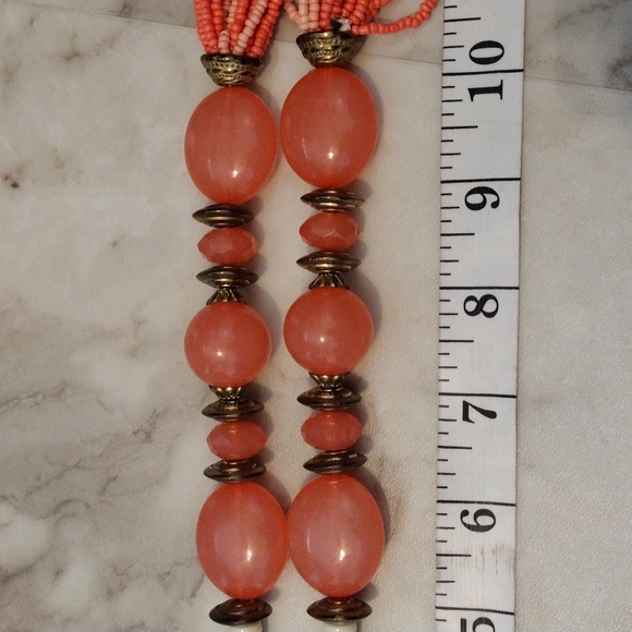 Beautiful multiple strands, multiple size beads necklace. - Picture 7 of 8